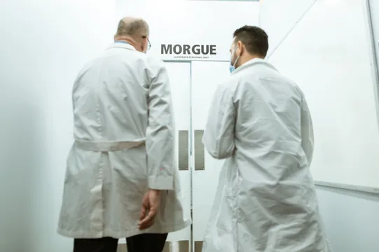 Szpital Południowy zwolnił koordynatora. Powód: zdjęcia ciał, komercja