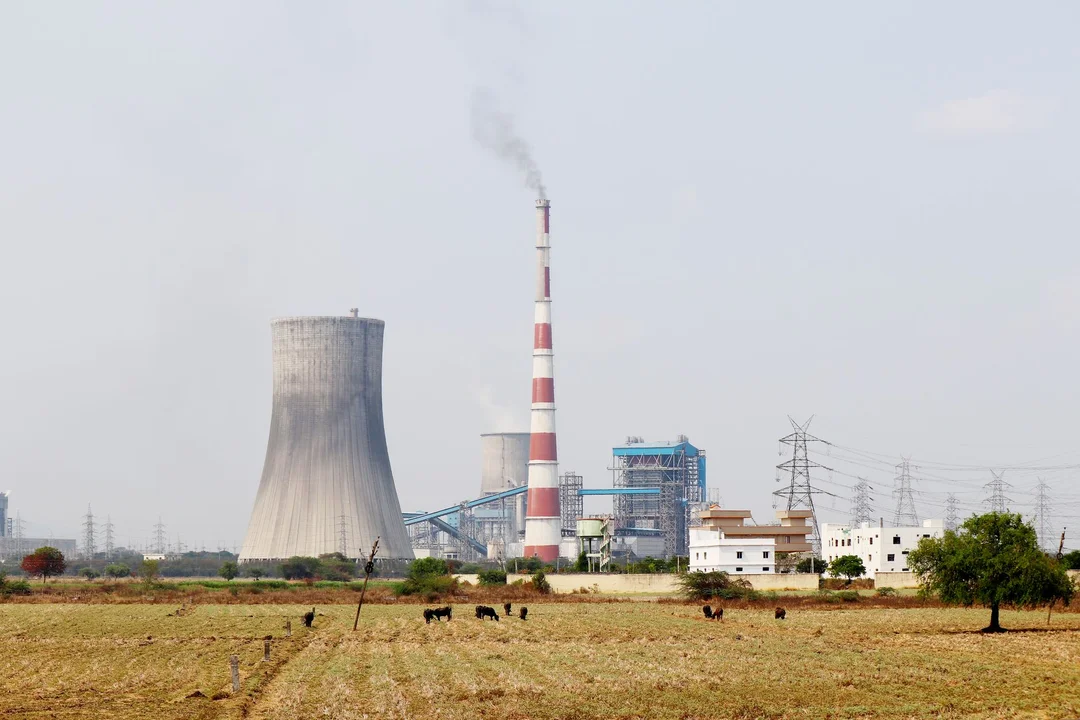Rząd obniża ceny energii dla przemysłu energochłonnego w 2026
