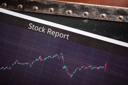 Wall Street rośnie, ropa tanieje. Inwestorzy odczuwają ulgę po deeskalacji
