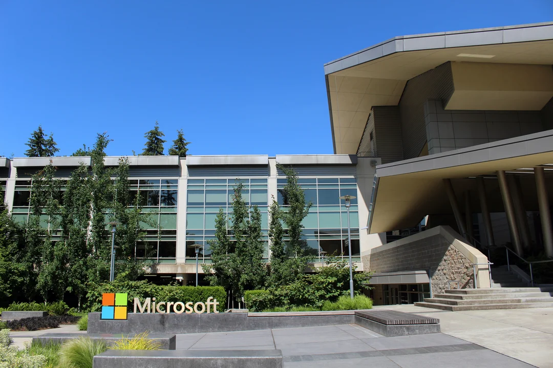 Microsoft zwalnia 4800 osób. Dział Xbox traci 3200 pracowników, studia na sprzedaż