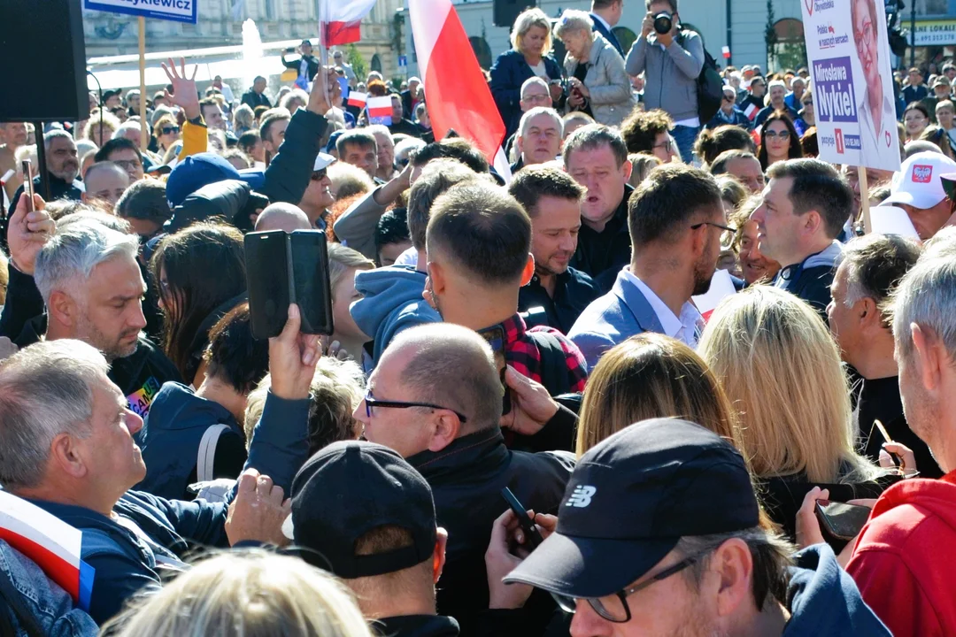 Warszawskie spółki miejskie bez polityków. Trzaskowski ogłasza zmiany