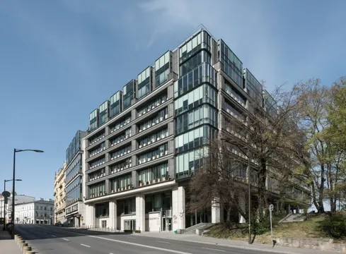 GPW zakończyła sesję na plusie. Inwestorzy obserwują spadek akcji Żabki