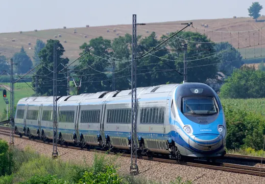 21 pociągów PKP Intercity odwołanych. Upały zakłóciły podróże służbowe